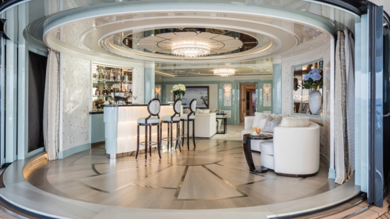 plvs-vltra-yacht-bar.jpg